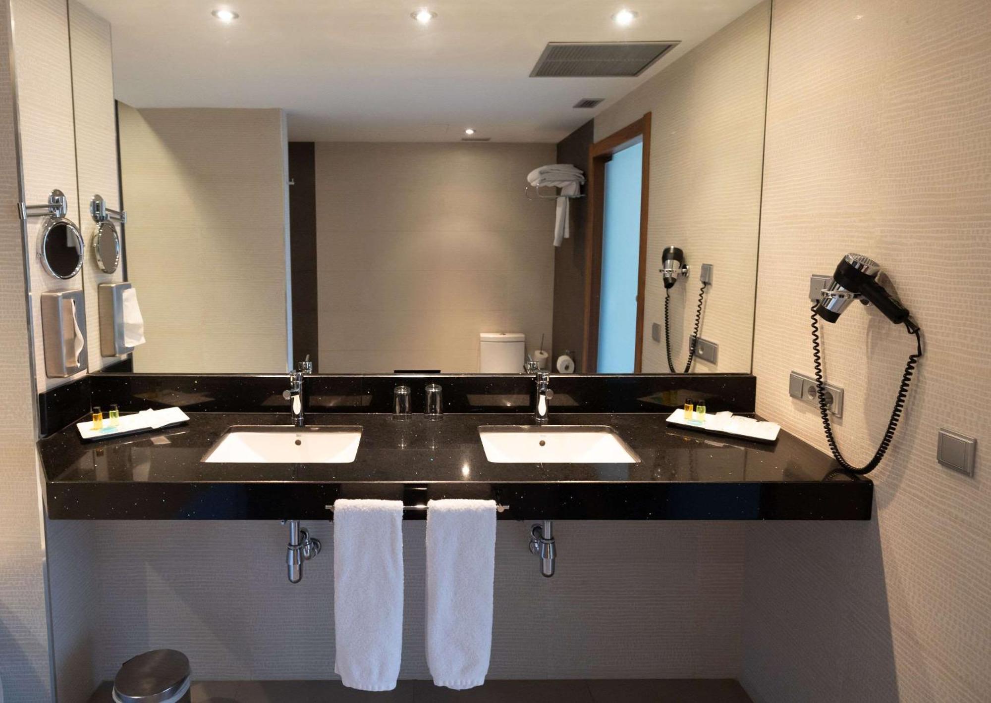 Hotel Ciudad De Ponferrada, Ascend Hotel Collection Εξωτερικό φωτογραφία