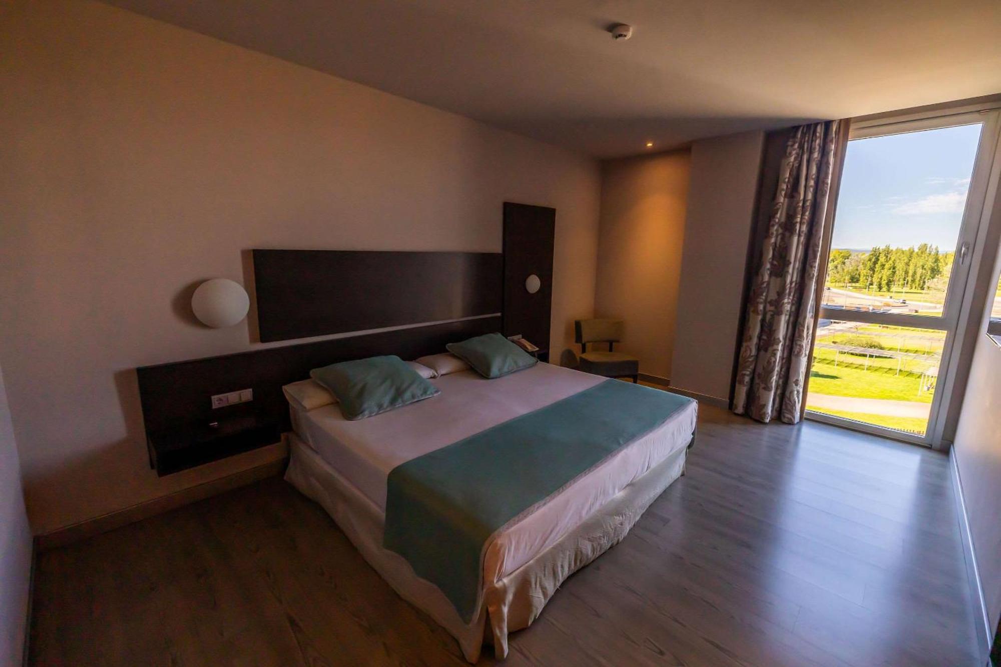 Hotel Ciudad De Ponferrada, Ascend Hotel Collection Εξωτερικό φωτογραφία